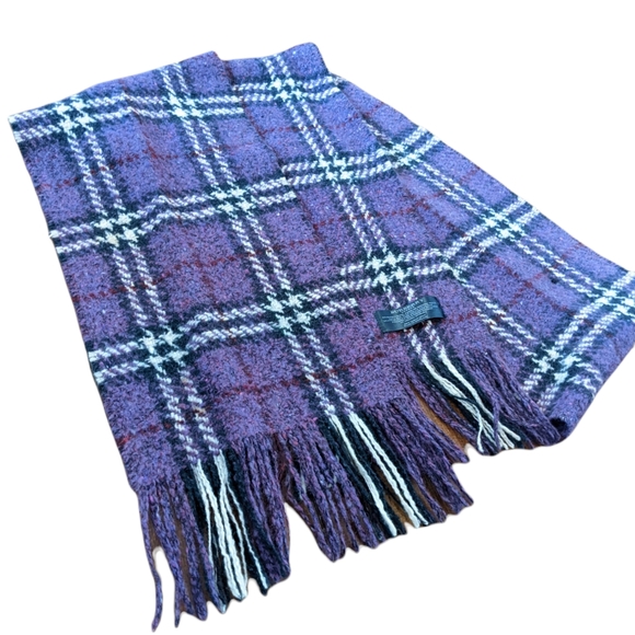 Burberry wool scarf - Picture 3 of 3